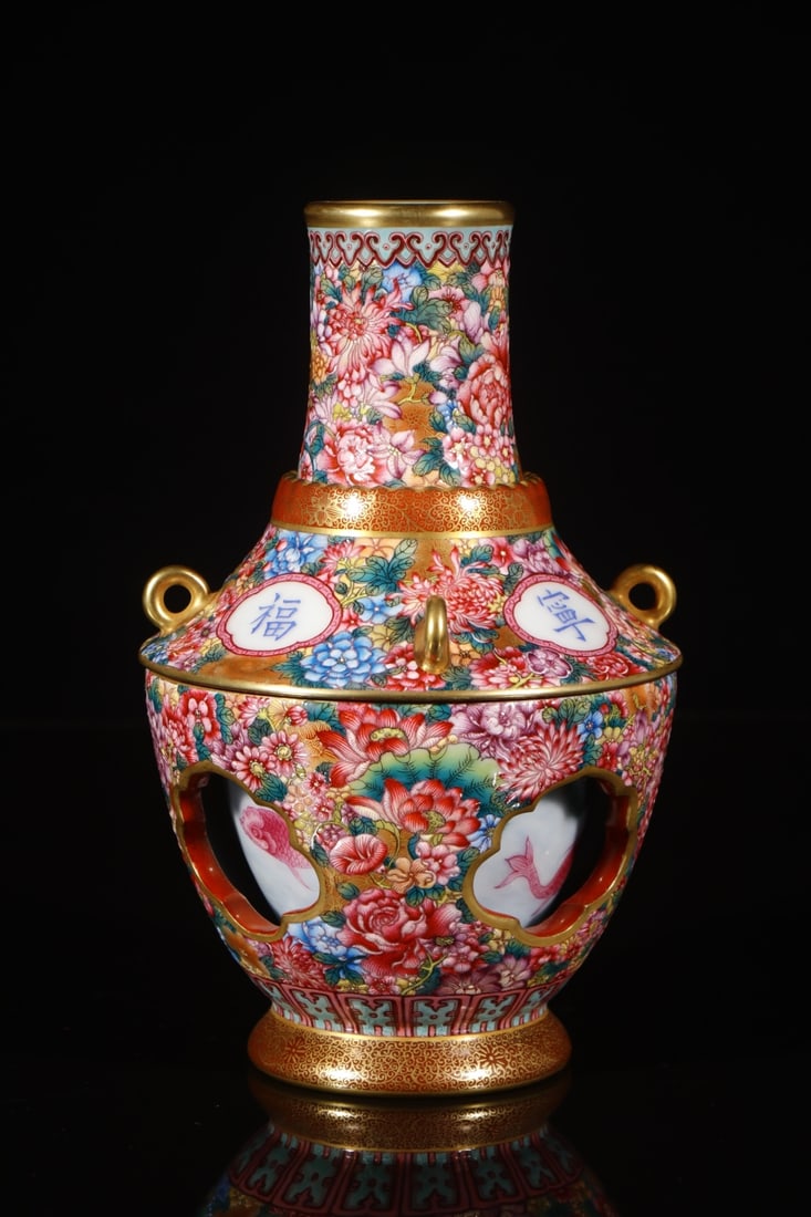 An Exquisite Enamel Flower Pattern Vase - 4