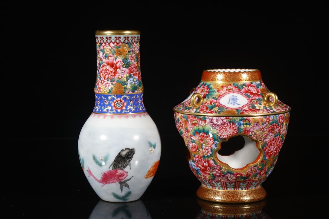 An Exquisite Enamel Flower Pattern Vase - 6