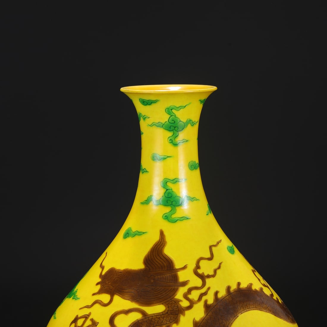 An Exquisite Biscuit Auspicious Cloud and Dragon Pattern Vase - 3