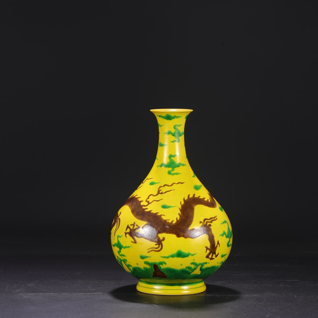 An Exquisite Biscuit Auspicious Cloud and Dragon Pattern Vase - 5