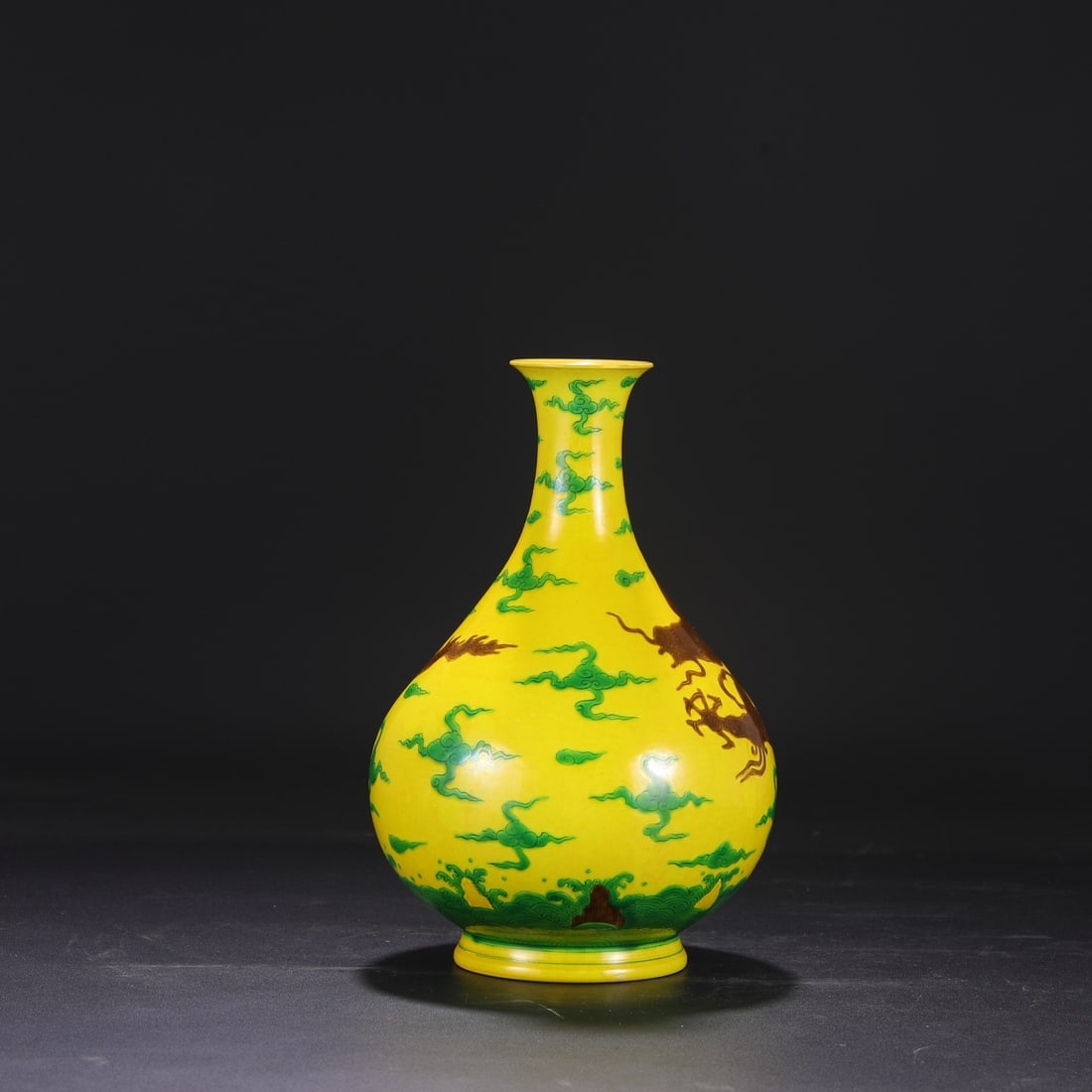 An Exquisite Biscuit Auspicious Cloud and Dragon Pattern Vase - 6