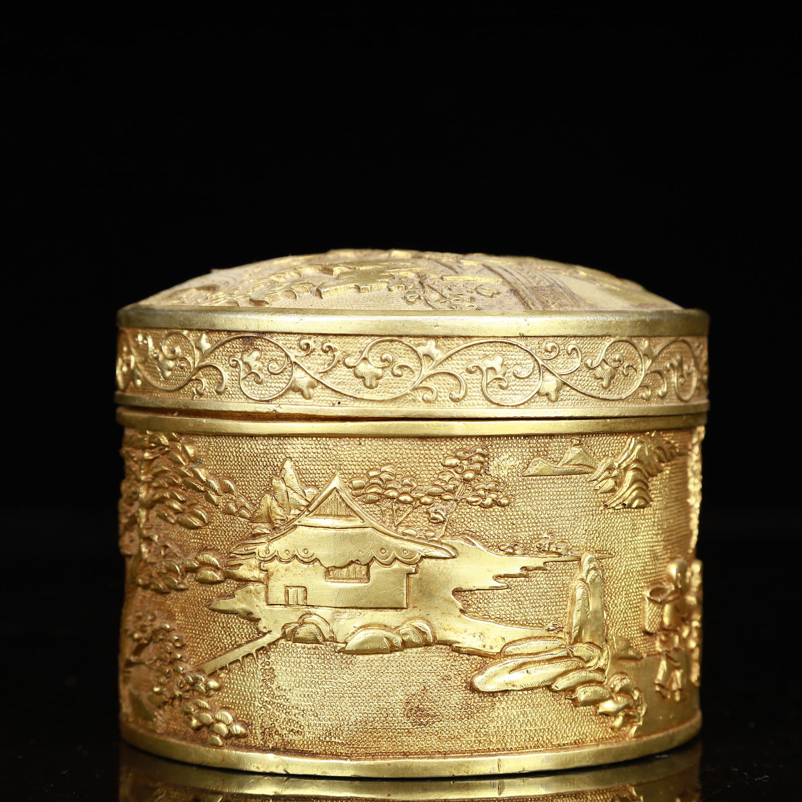 An Exquisite Gilt Bronze Landscape and Figure Pattern Cover Box - 4