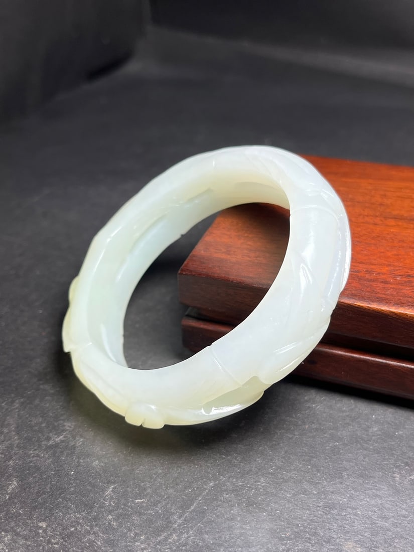 An Exquisite White Jade Bamboo Pattern Bracelet - 5