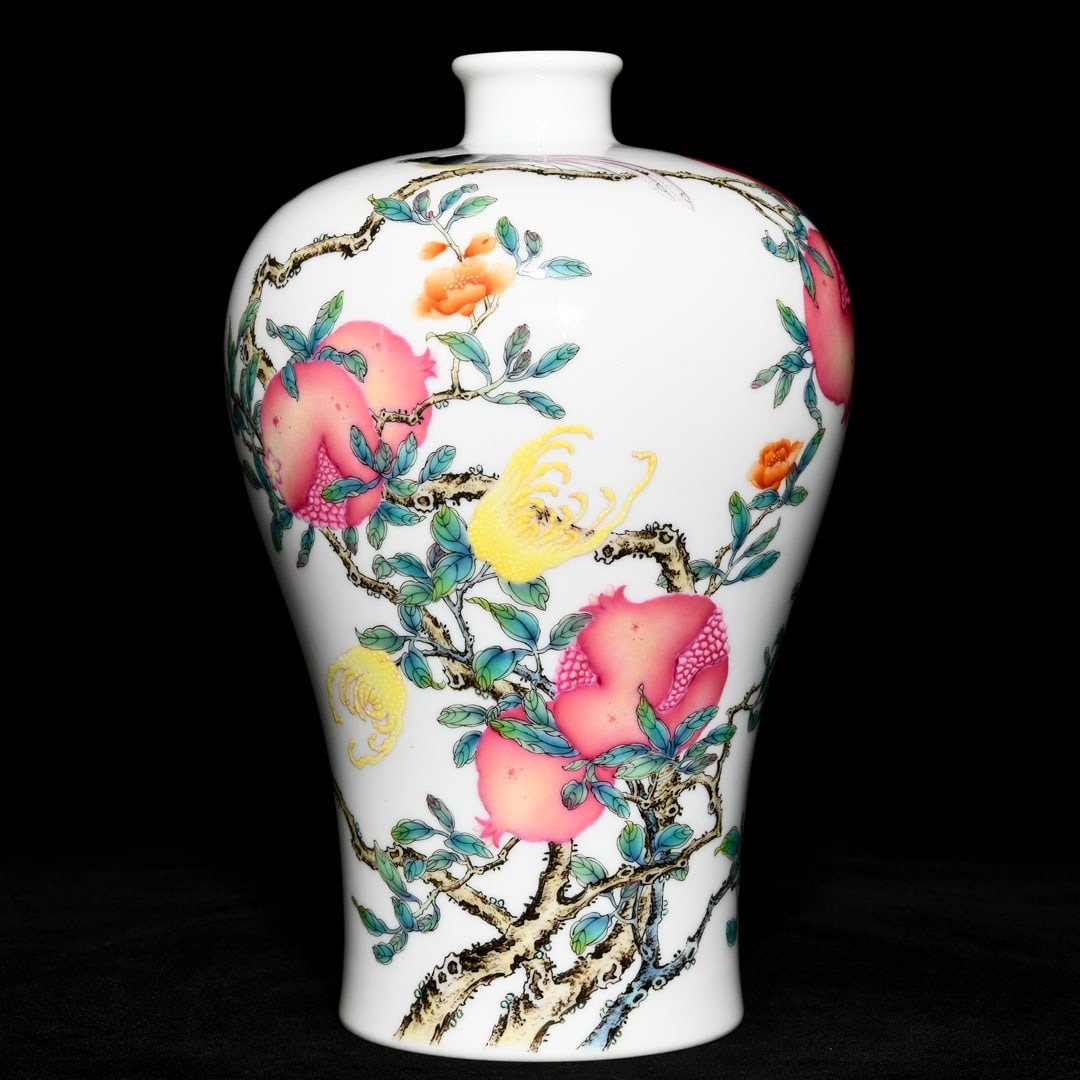 An Exquisite Famille-Rose Flower and Bird Pattern Vase: An Exquisite Famille-Rose Flower and Bird Pattern Vase,Qing Dynasty,China,Yongzheng Six-character Mark,Size:8.9inx5.9in 粉彩花鸟纹瓶,中国清代