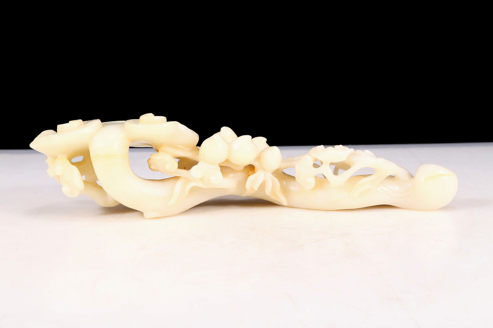 An exquisite Ganoderma jade Ruyi - 5