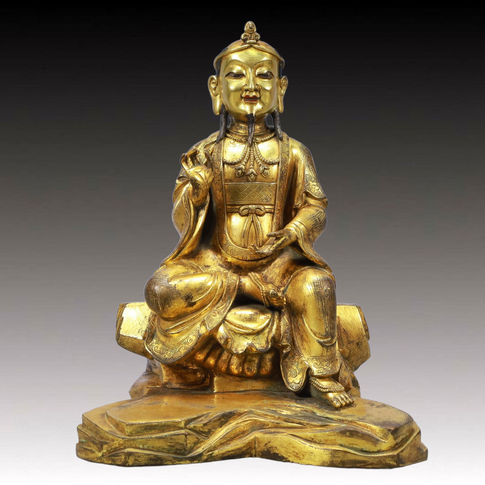 A Solemn Gilt Bronze Statue of Arhat (1 of 9)