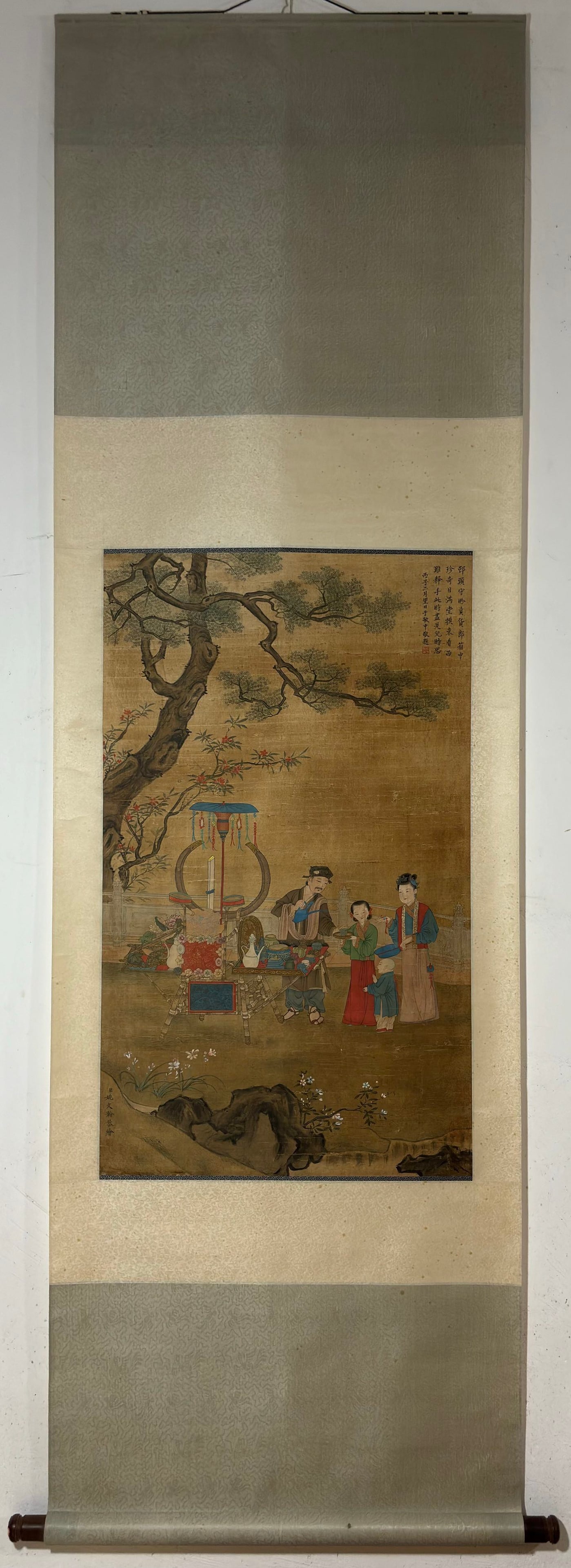 A Chinese Vertical Scroll Ink Painting of Character and Story on Silk: A Chinese Vertical Scroll Ink Painting of Character and Story on Silk,Yao Wenhan,Size:33.5inx20.1in 