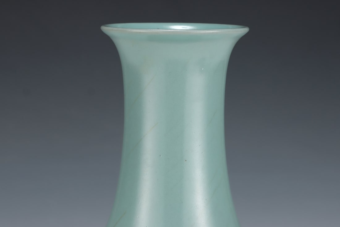 An Exquisite Ru yao Sky Blue Glazed Vase - 5