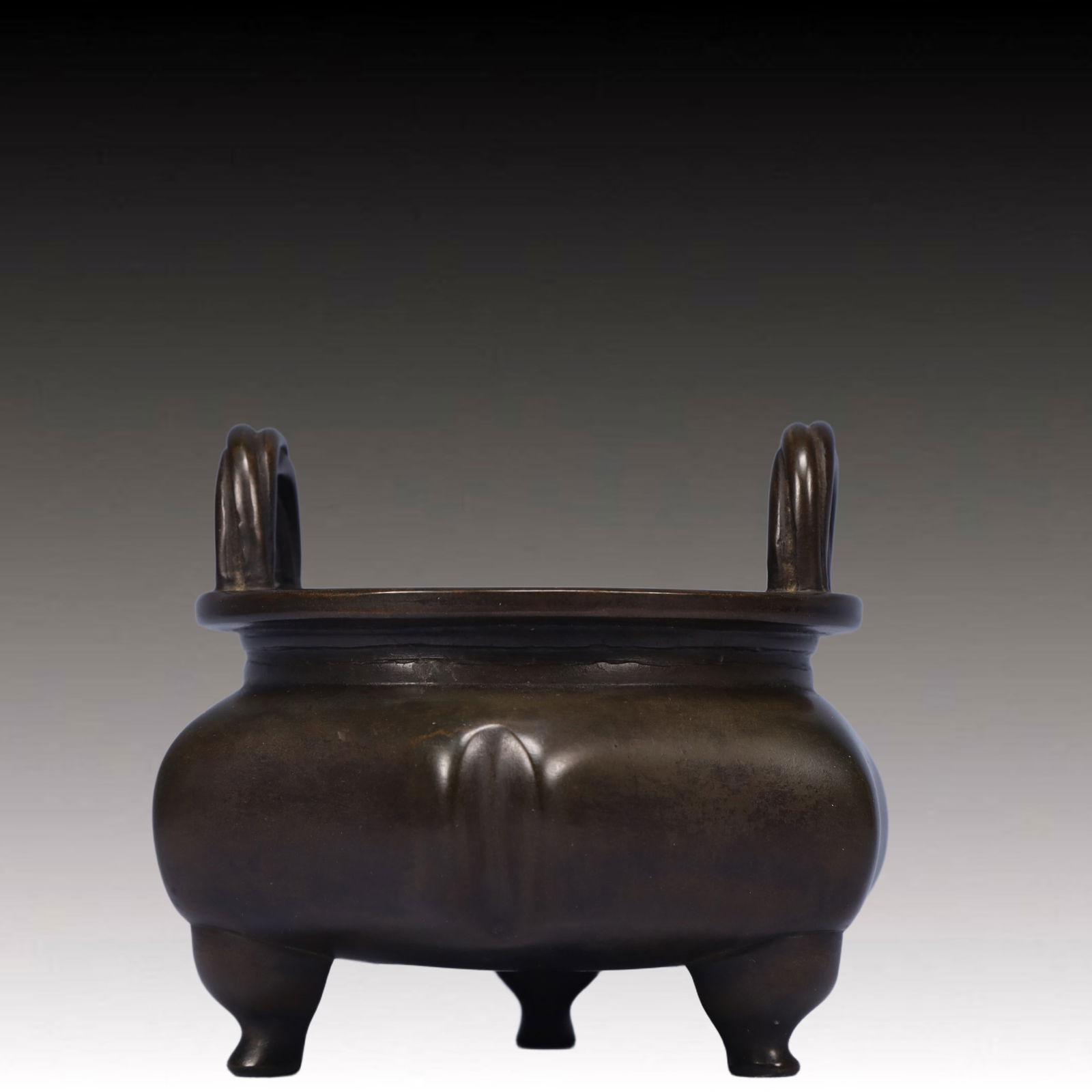 An Exquisite Bronze Double-Ears and Tripod Censer,Qing Dynasty, China,With: An Exquisite Bronze Double-Ears and Tripod Censer 铜双耳三足香炉,中国清代,带款