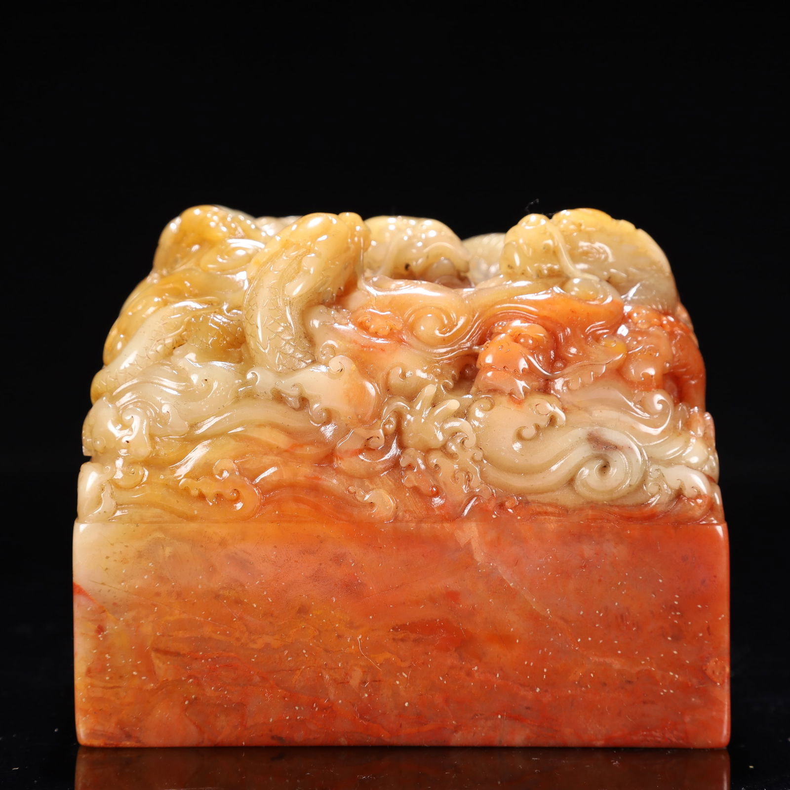 An Exquisite Shoushan Stone Dragon Pattern Seal: An Exquisite Shoushan Stone Dragon Pattern Seal,Qing Dynasty, China,Qianlong Mark,Size:4.5inx3.9in,Weight:2700g 