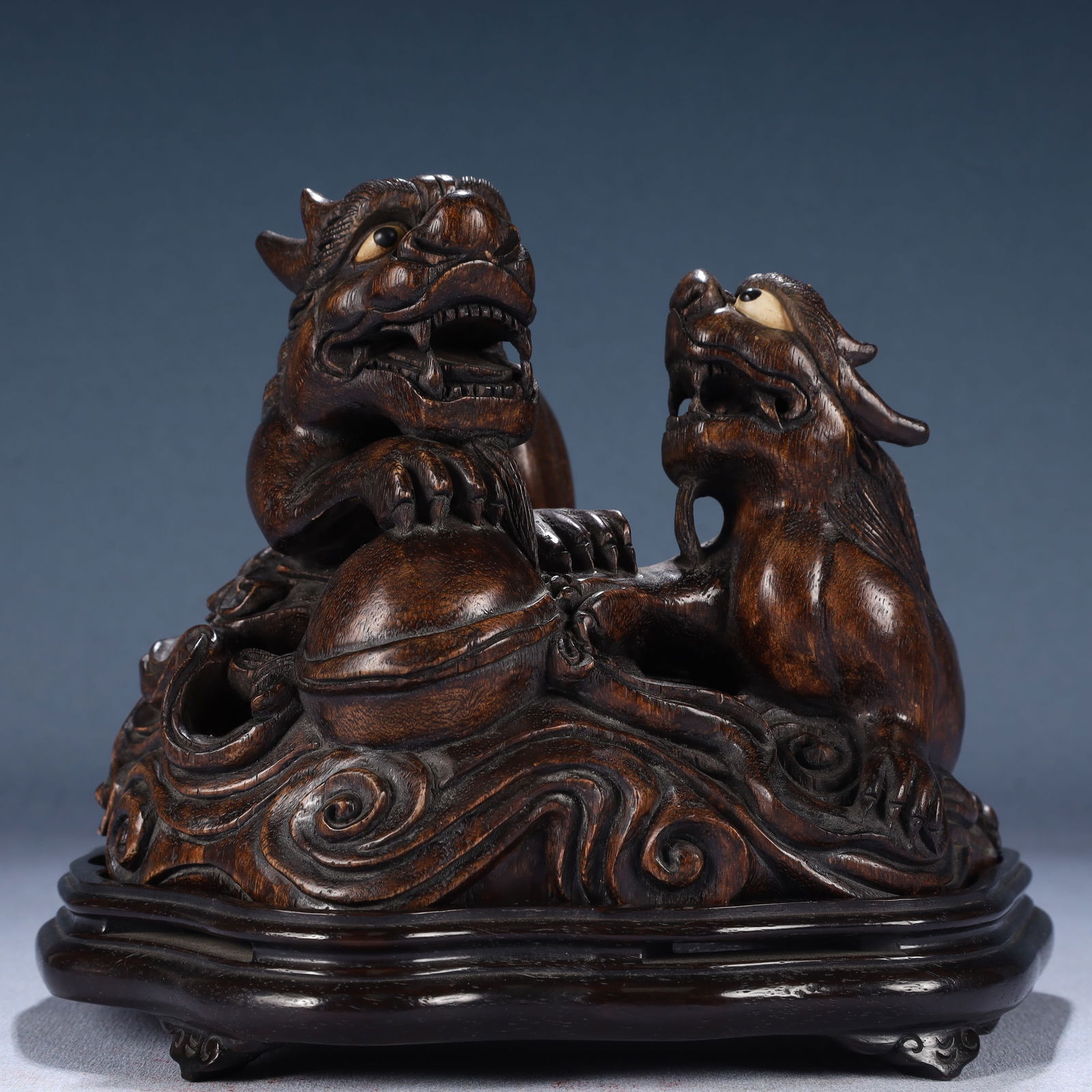 An Exquisite Zitanwood Auspicious Beast Ornament,With Base: An Exquisite Zitanwood Auspicious Beast Ornament,With Base,Qing Dynasty, China,Size:7.1inx5.5inx6.3in,Weight:650g 
