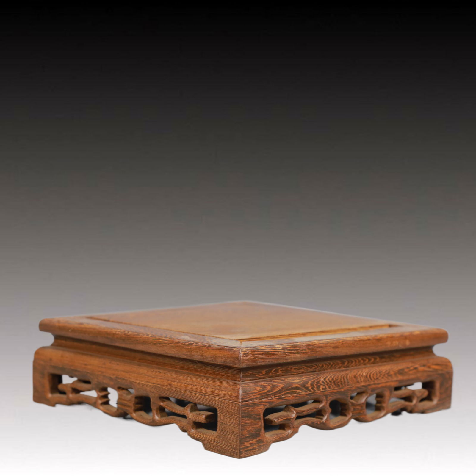 An Exquisite Boxwood End Table - 4