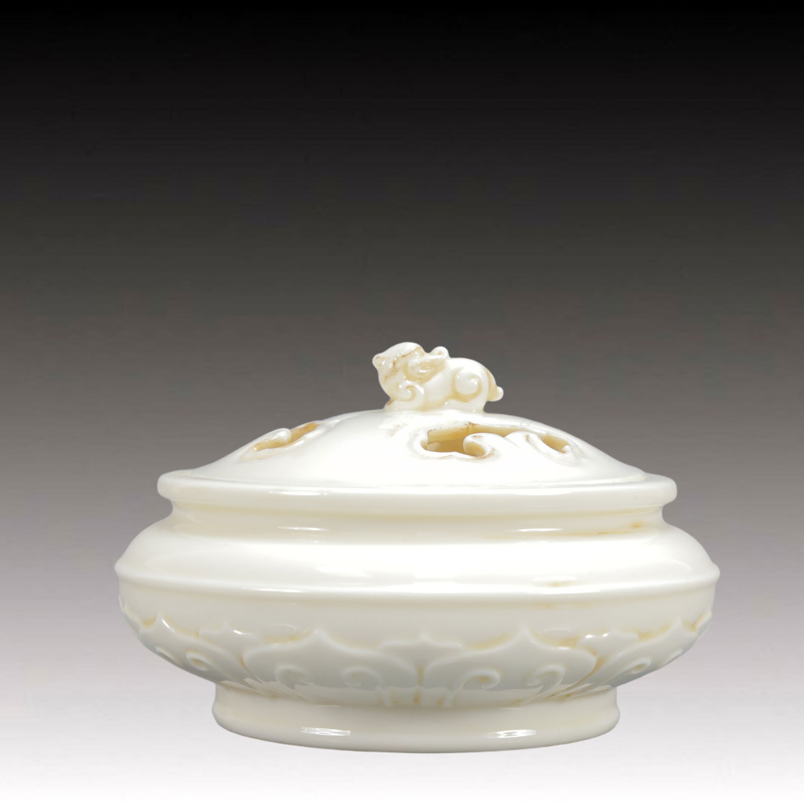 A Exquisite Ding yao Censer: A Exquisite Ding yao Censer Ming Dynasty, China ,Size:3.7inx6.1in Weight:800g 定窑香炉 中国明代