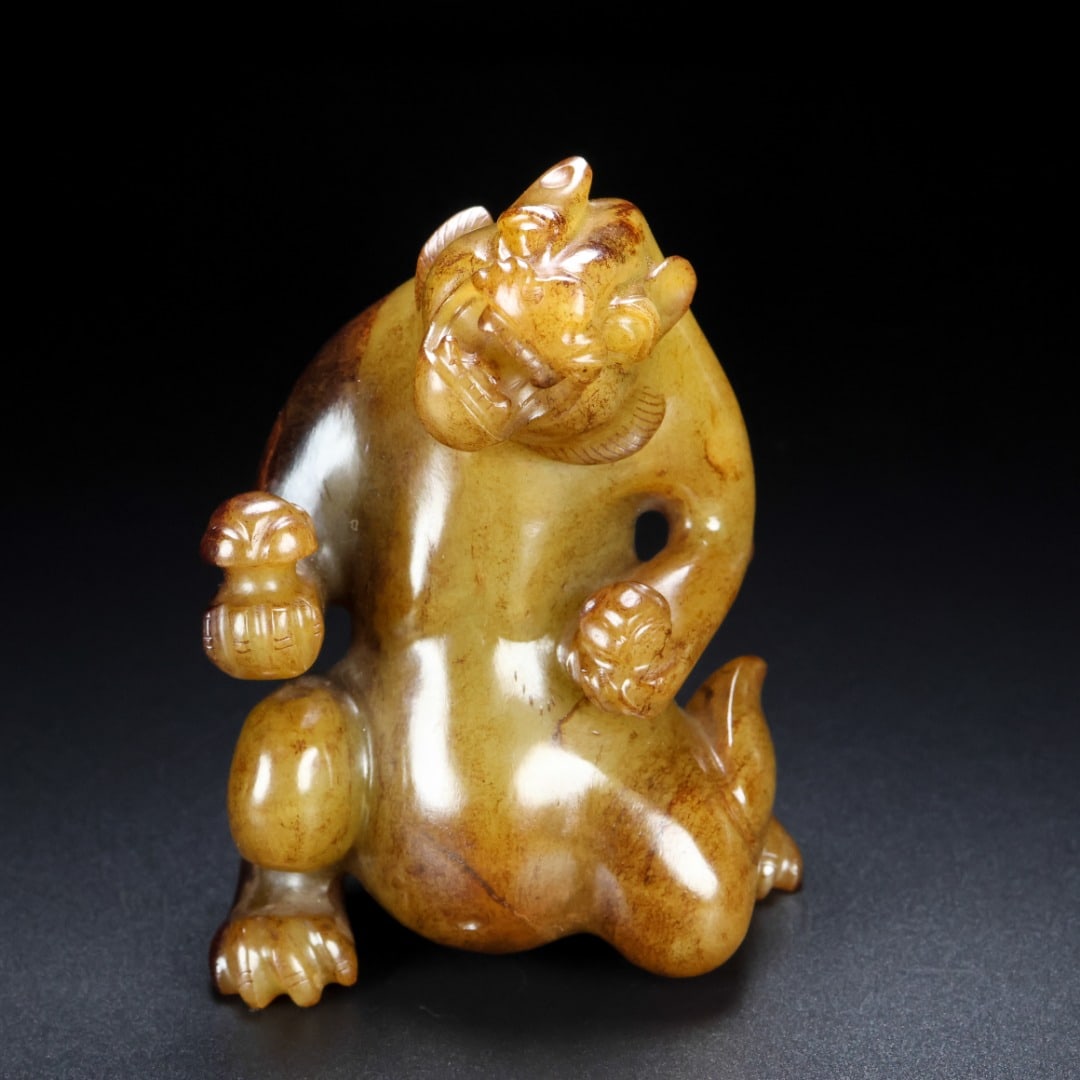 An Archaic Gaogu yu Auspicious Beast Ornament: An Archaic Gaogu yu Auspicious Beast Ornament,Ancient Time, China, Size:2.8inx2inx3.7in, Weight:428g 