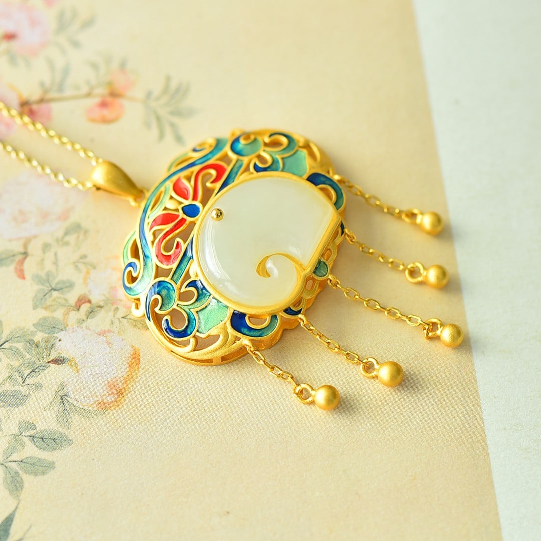 An Exquisite Sterling Silver-Gold Plated Inlaid White Jade Pendant: An Exquisite Sterling Silver-Gold Plated Inlaid White Jade Pendant 纯银镀金镶白玉吊坠