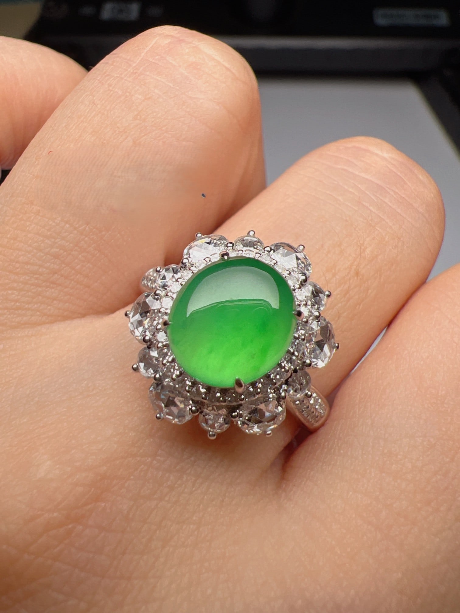 An Exquisite 18k Gold Diamond Inlaid Jadeite Ring: An Exquisite 18k Gold Diamond Inlaid Jadeite Ring,Size(Loose Stone):0.3inx0.3inx0.1in #14 18k金钻镶嵌翡翠戒指