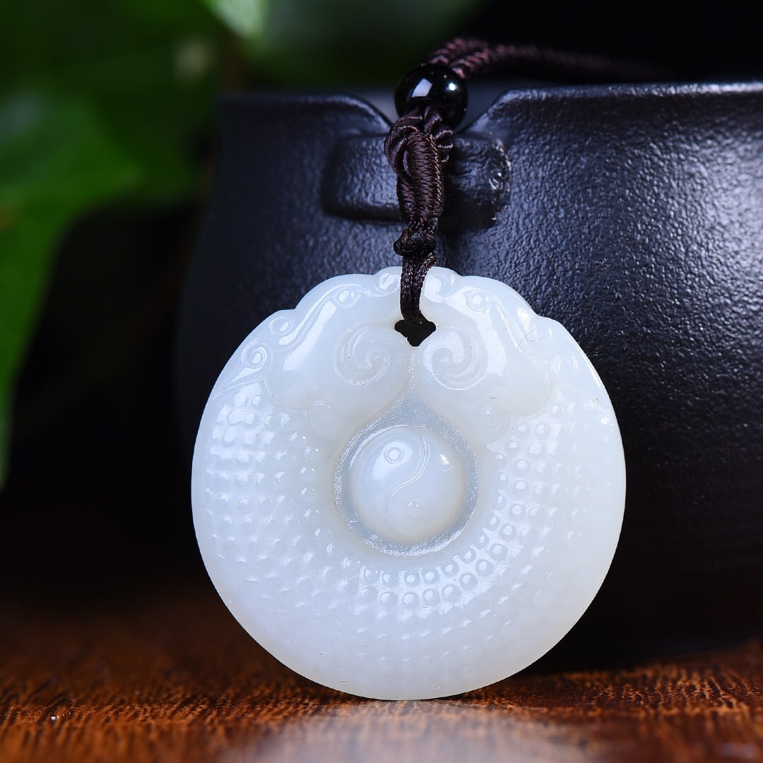 An Exquisite White Jade Trigram Pattern Pendant - 2
