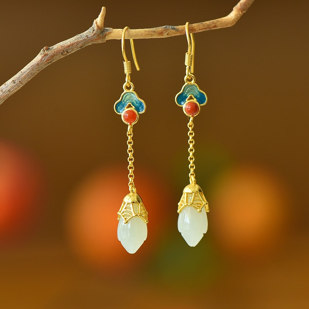 A Pair of Exquisite Sterling Silver-Gold Plated Inlaid White Jade Enamel Earrings: A Pair of Exquisite Sterling Silver-Gold Plated Inlaid White Jade Enamel Earrings,Size:0.3inx0.5in 