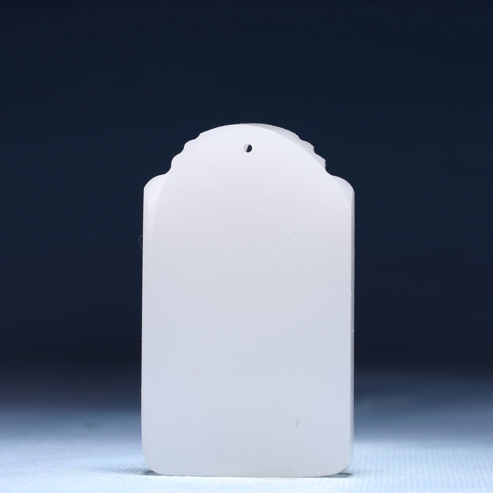 An Exquisite White Jade Pig Pattern Pendant - 4