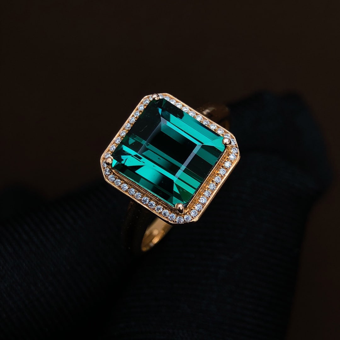 5.23Ctw Natural Tourmaline Ring: 5.23Ctw Natural Tourmaline Ring,Size:0.4inx0.4in 5.23Ctw天然碧玺戒指