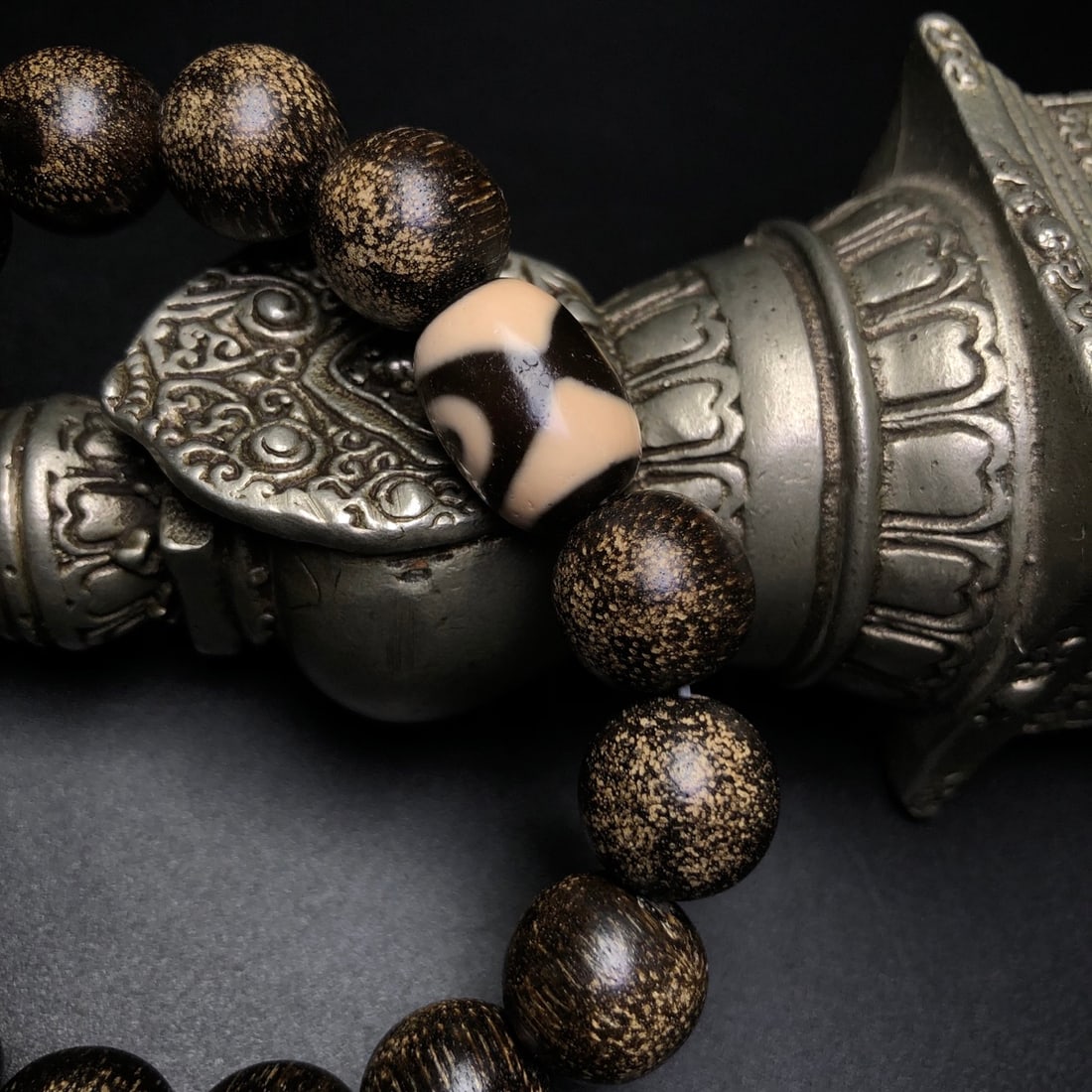 A Precious Dzi Bead Bracelets - 7