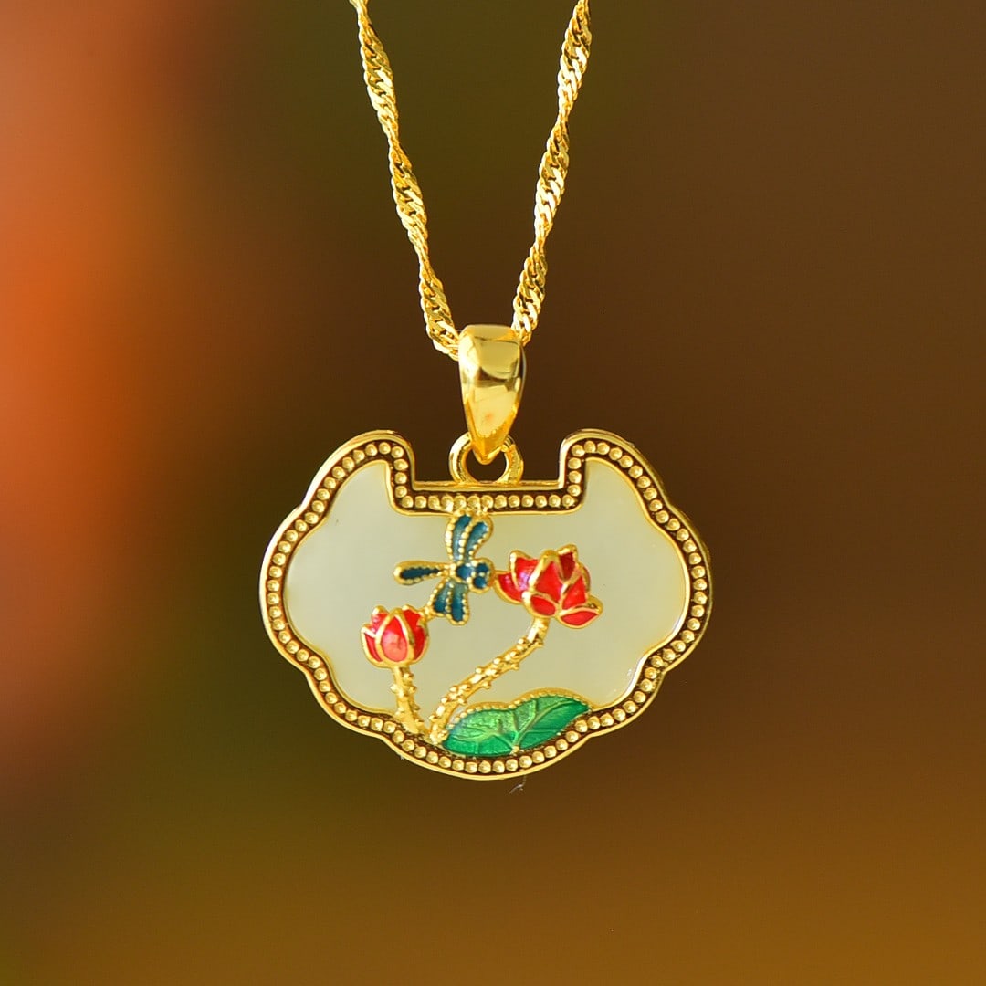 An Exquisite Sterling Silver-Gold Plated Inlaid White Jade Enamel Pendant: An Exquisite Sterling Silver-Gold Plated Inlaid White Jade Enamel Pendant,Size:0.6inx0.8in 纯银镀金镶白玉珐琅吊坠