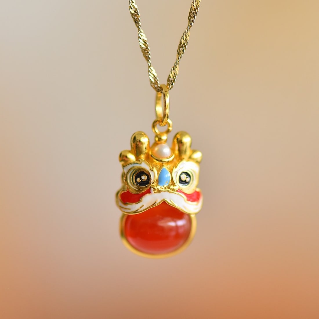 An Exquisite Sterling Silver-Gold Plated Inlaid Agate Enamel Pendant: An Exquisite Sterling Silver-Gold Plated Inlaid Agate Enamel Pendant,Size:0.3inx0.4in 纯银镀金镶玛瑙珐琅吊坠