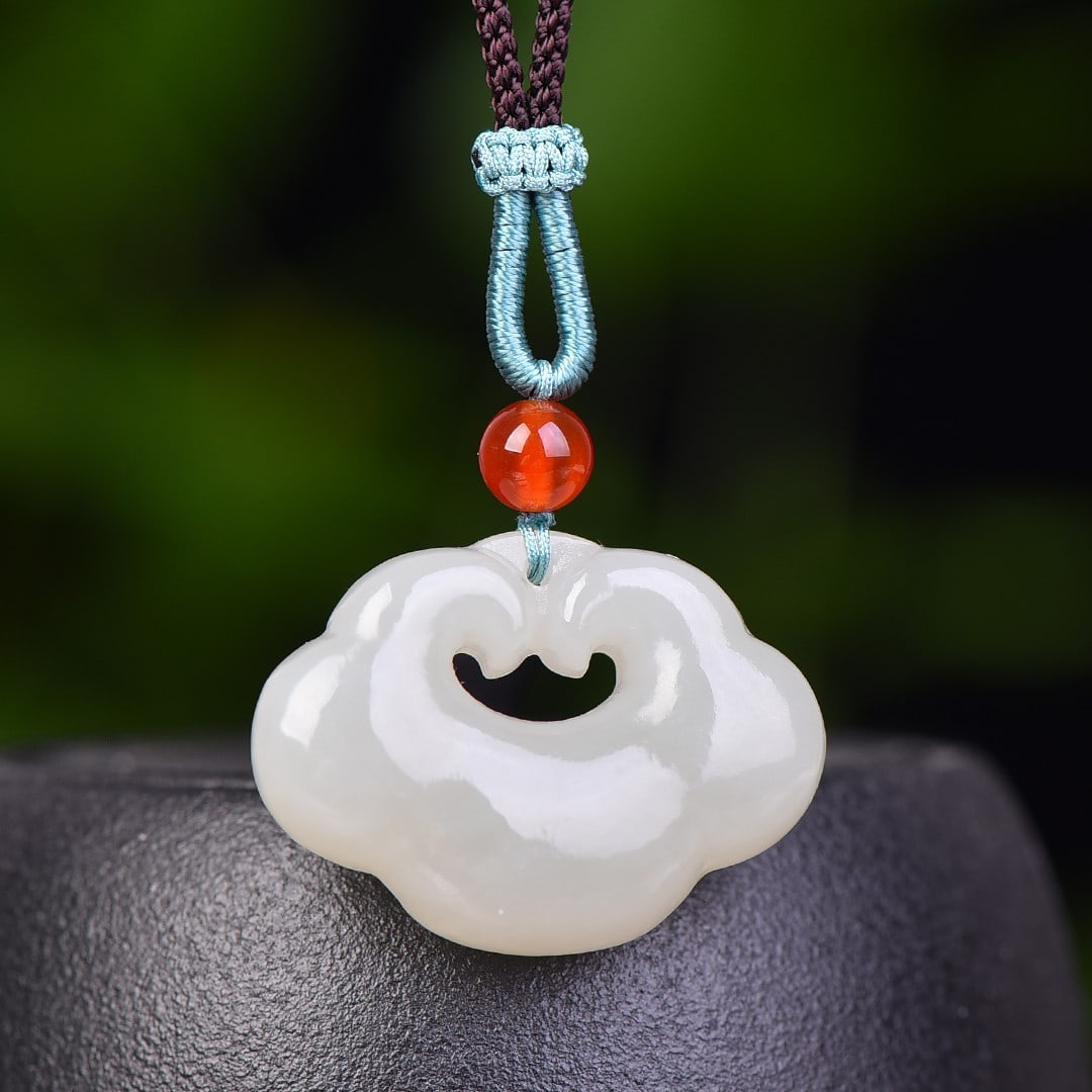 An Exquisite White Jade Pendant - 4