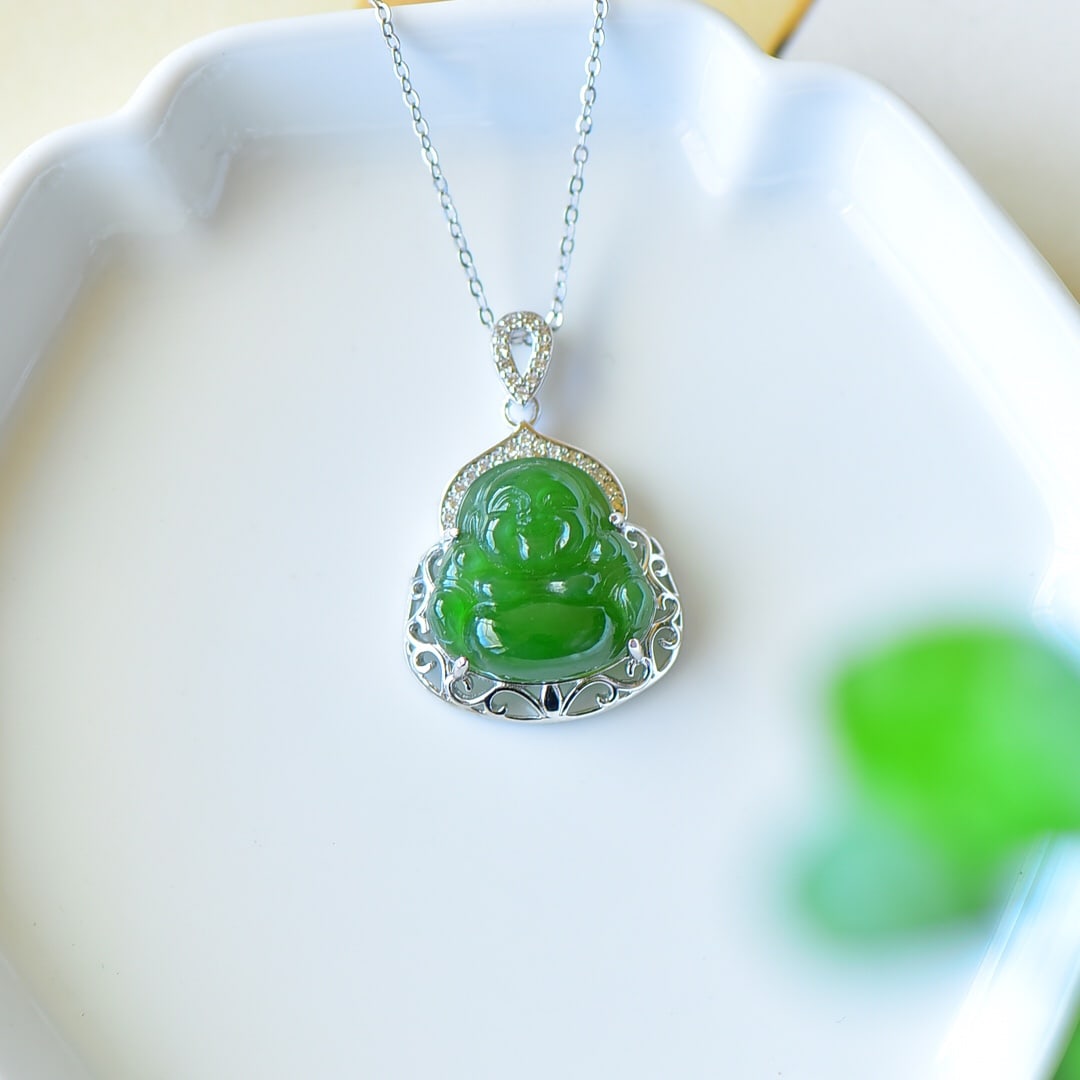 A Pair of Exquisite Sterling Silver Inlaid Jasper Necklace,Inlaid Diamond: A Pair of Exquisite Sterling Silver Inlaid Jasper Necklace,Inlaid Diamond,Size:0.7inx1.1in 纯银镶碧玉项链,嵌钻石