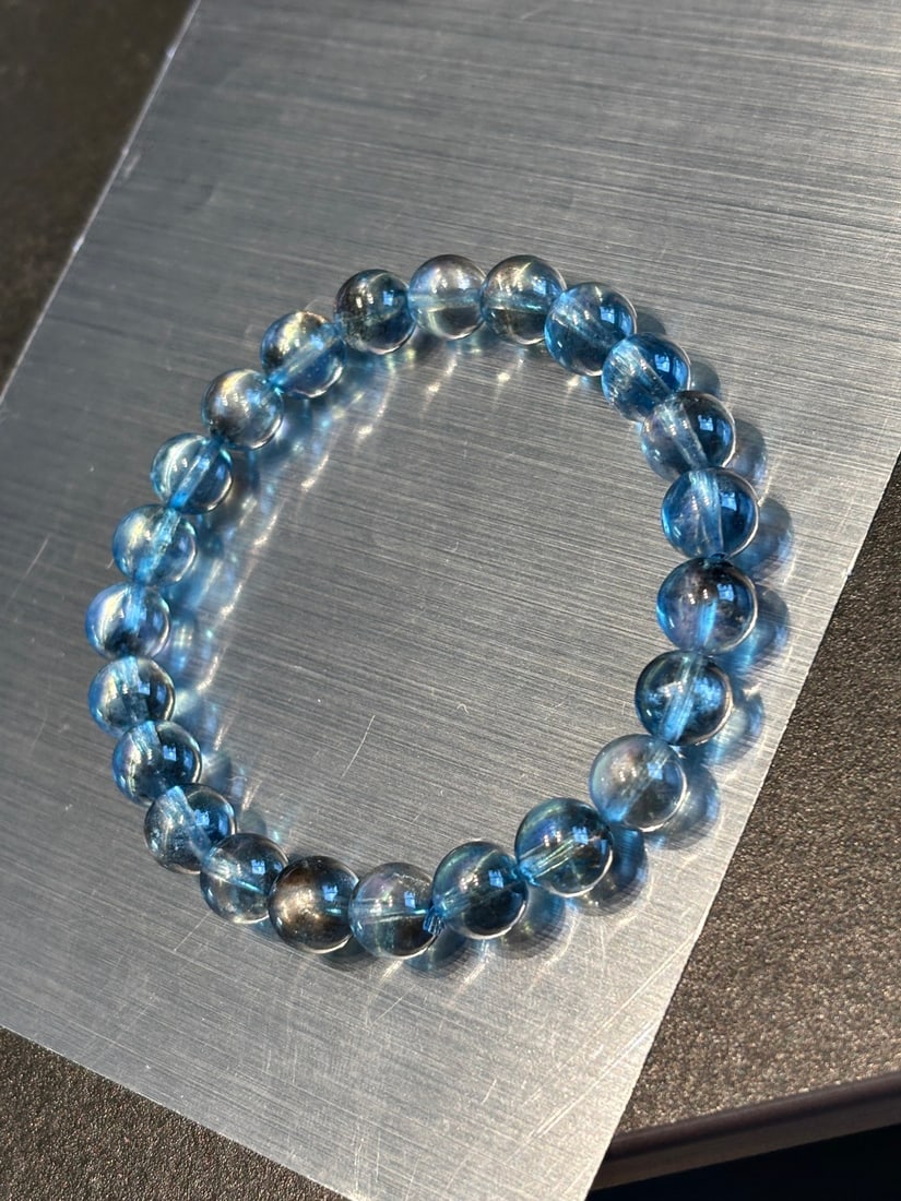 An Exquisite Aquamarine Bracelets: An Exquisite Aquamarine Bracelets,Size:0.3in,Weight:17.2g 海蓝宝手串