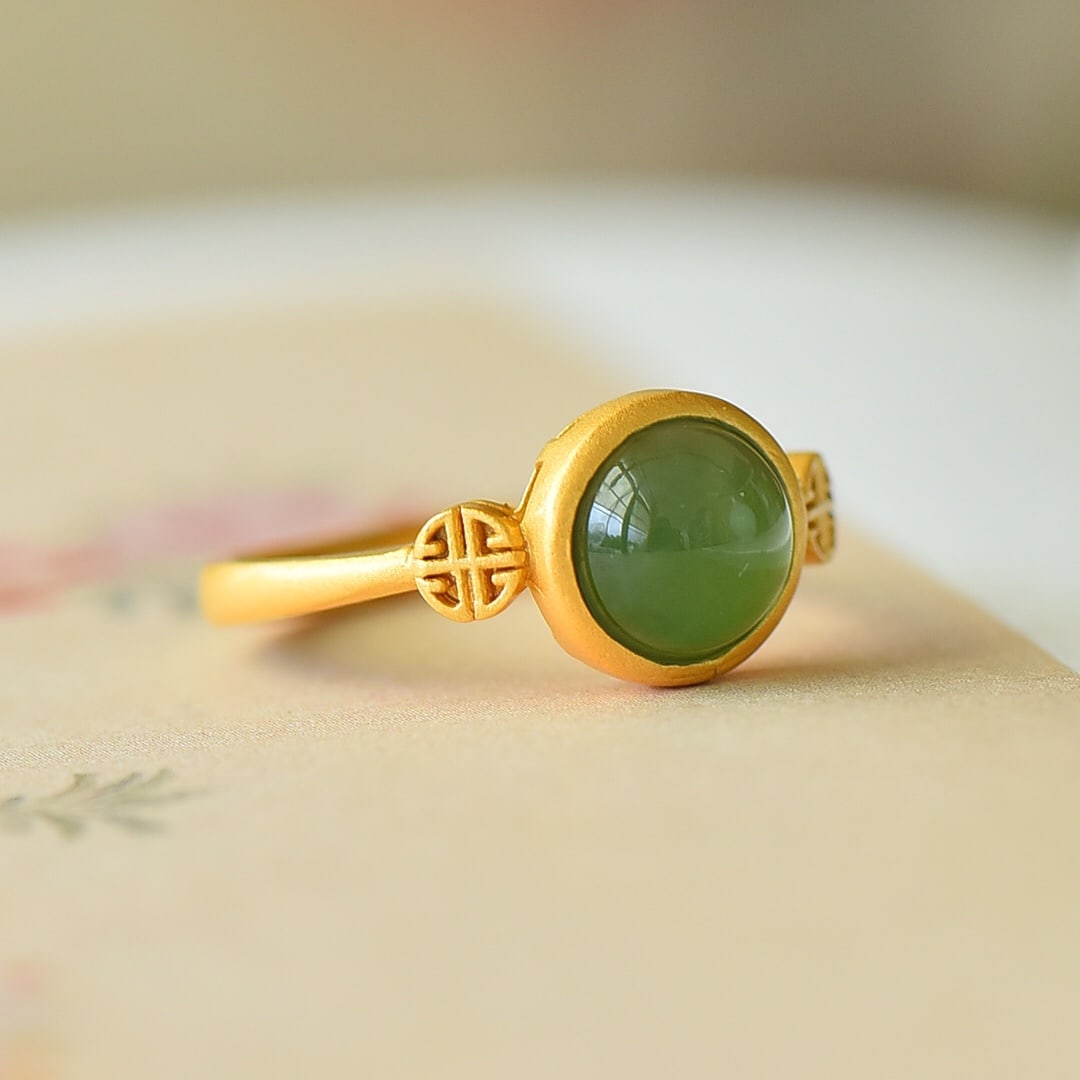 An Exquisite Sterling Silver-Gold Plated Inlaid Jasper Ring: An Exquisite Sterling Silver-Gold Plated Inlaid Jasper Ring,Size:0.3inx0.3in 纯银镀金镶碧玉戒指