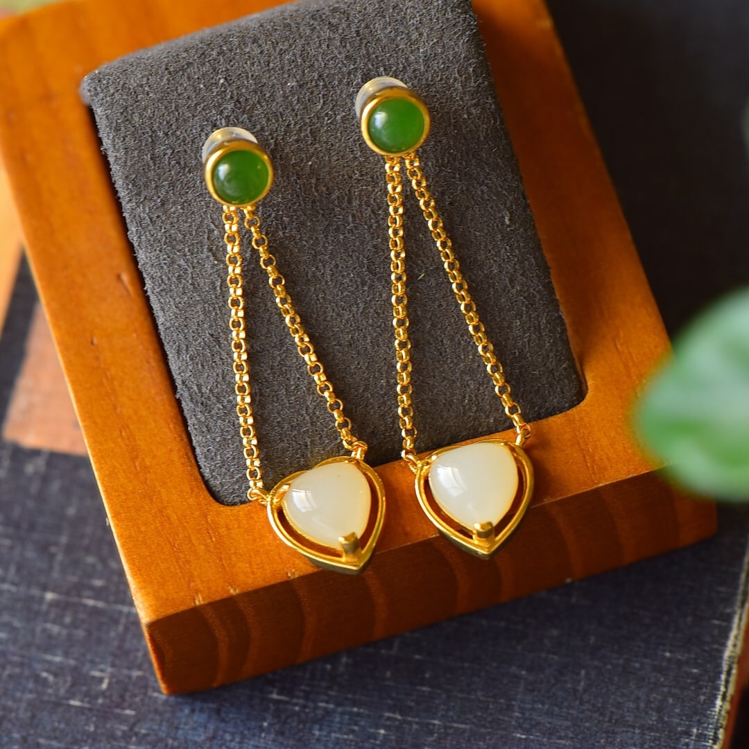 A Pair of Exquisite Sterling Silver-Gold Plated Inlaid White Jade Earrings,Inlaid Jasper: A Pair of Exquisite Sterling Silver-Gold Plated Inlaid White Jade Earrings,Inlaid Jasper,Size:0.5inx1.7in 