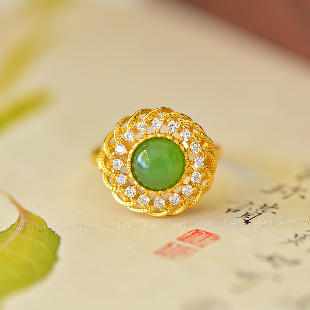 An Exquisite Sterling Silver-Gold Plated Inlaid Jasper Ring,Inlaid Diamond: An Exquisite Sterling Silver-Gold Plated Inlaid Jasper Ring,Inlaid Diamond,Size:0.3inx0.3in 纯银镀金镶碧玉戒指,嵌钻石