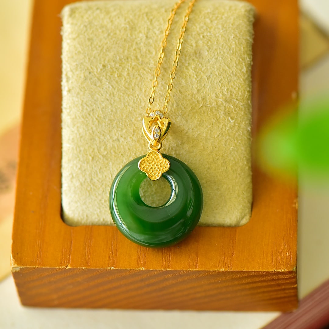 An Exquisite Sterling Silver-Gold Plated Inlaid Jasper Necklace,Inlaid Diamond: An Exquisite Sterling Silver-Gold Plated Inlaid Jasper Necklace,Inlaid Diamond,Size:0.7inx1in 纯银镀金镶碧玉项链,嵌钻石