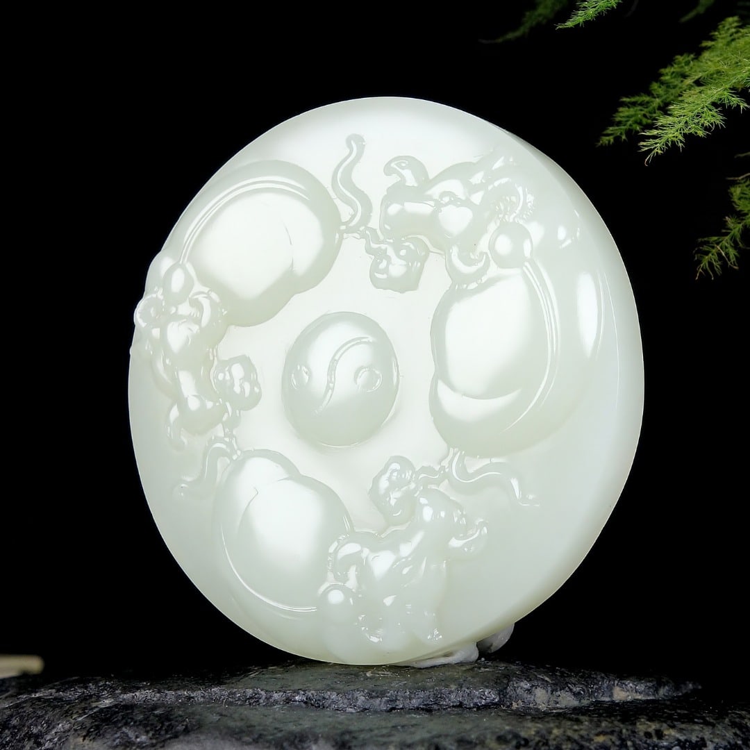 An Exquisite White Jade Buffalo Pattern Pendant - 2