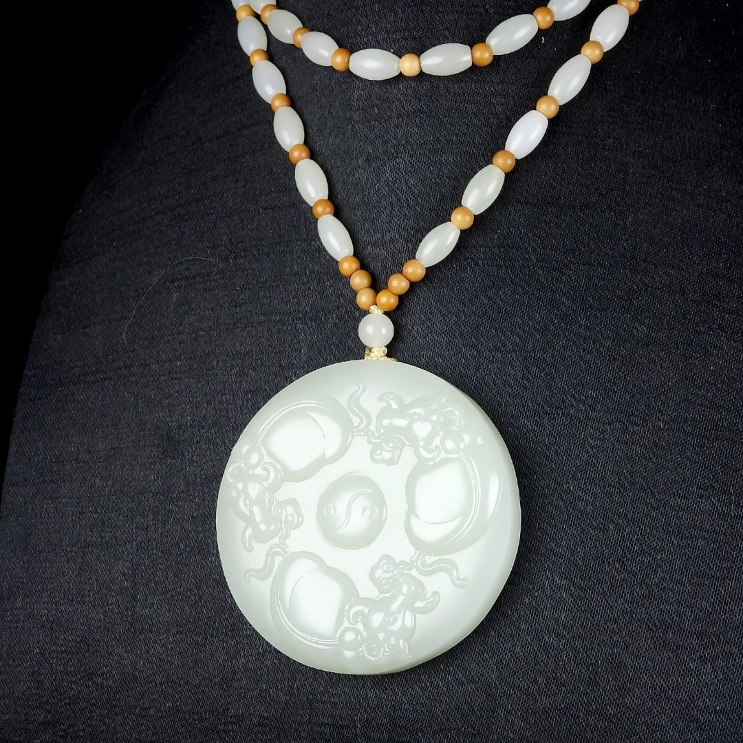 An Exquisite White Jade Buffalo Pattern Pendant - 5