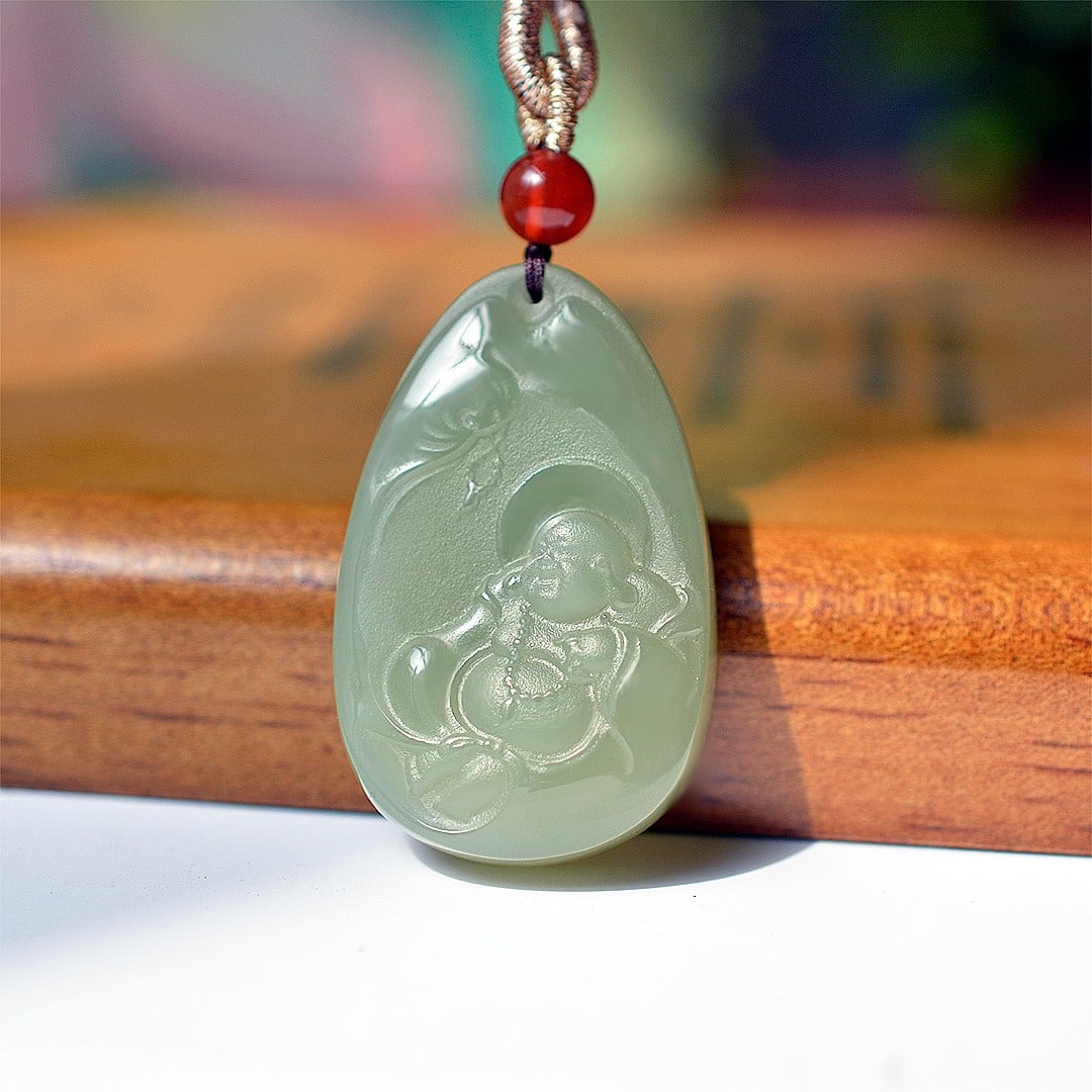 An Exquisite White Jade Statue of Maitreya Buddha Pendant: An Exquisite White Jade Statue of Maitreya Buddha Pendant,Size:1inx1.6in 白玉弥勒佛像挂件