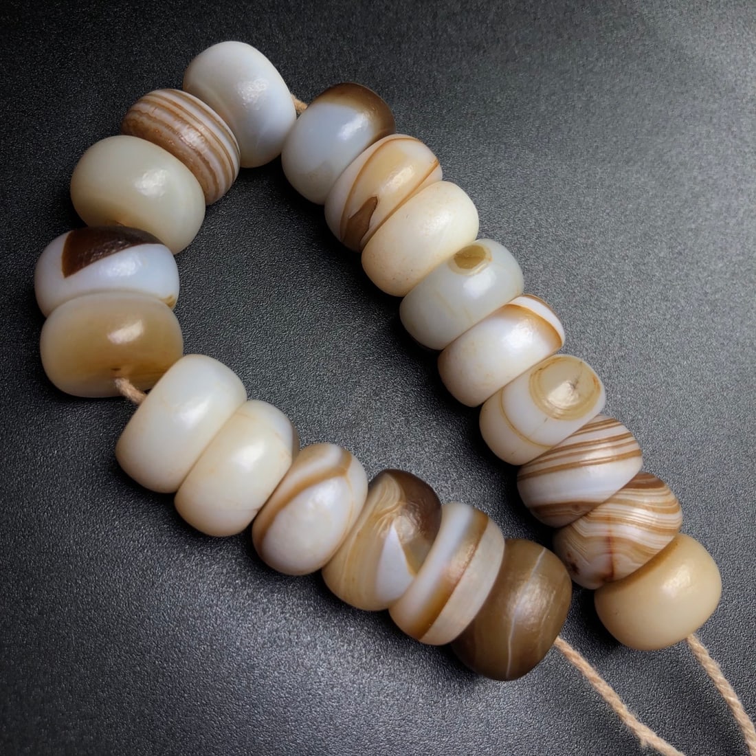 A Precious Agate Bracelets - 3
