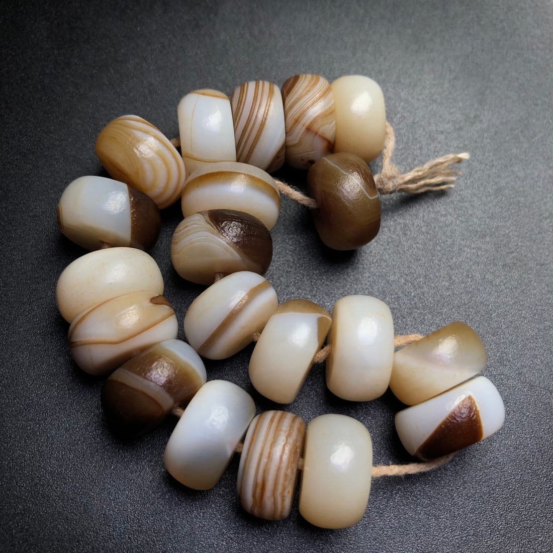 A Precious Agate Bracelets - 5