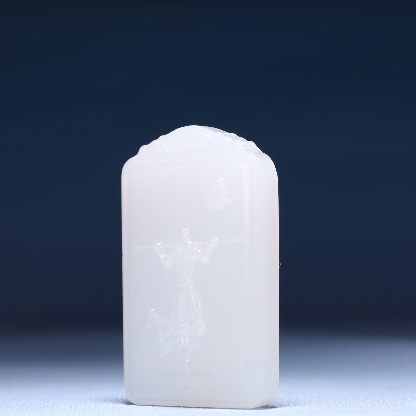 An Exquisite White Jade Figure Pattern Pendant - 2