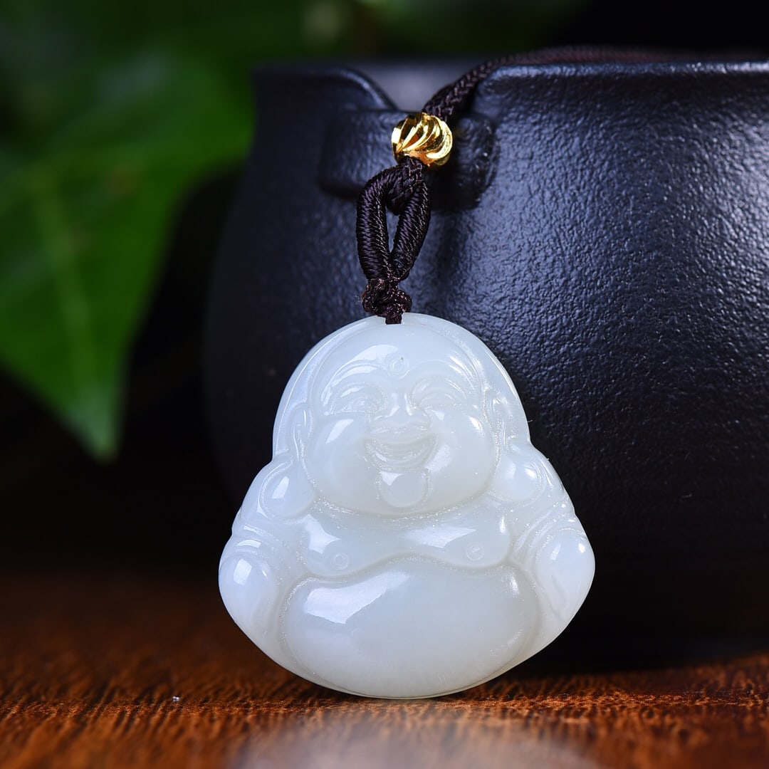 An Exquisite White Jade Buddha Statue Pendant: An Exquisite White Jade Buddha Statue Pendant,Size:1.2inx1.2in 白玉佛像挂件