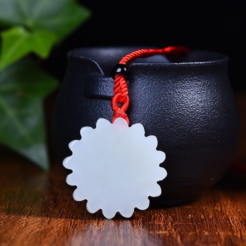 An Exquisite White Jade Pendant - 5
