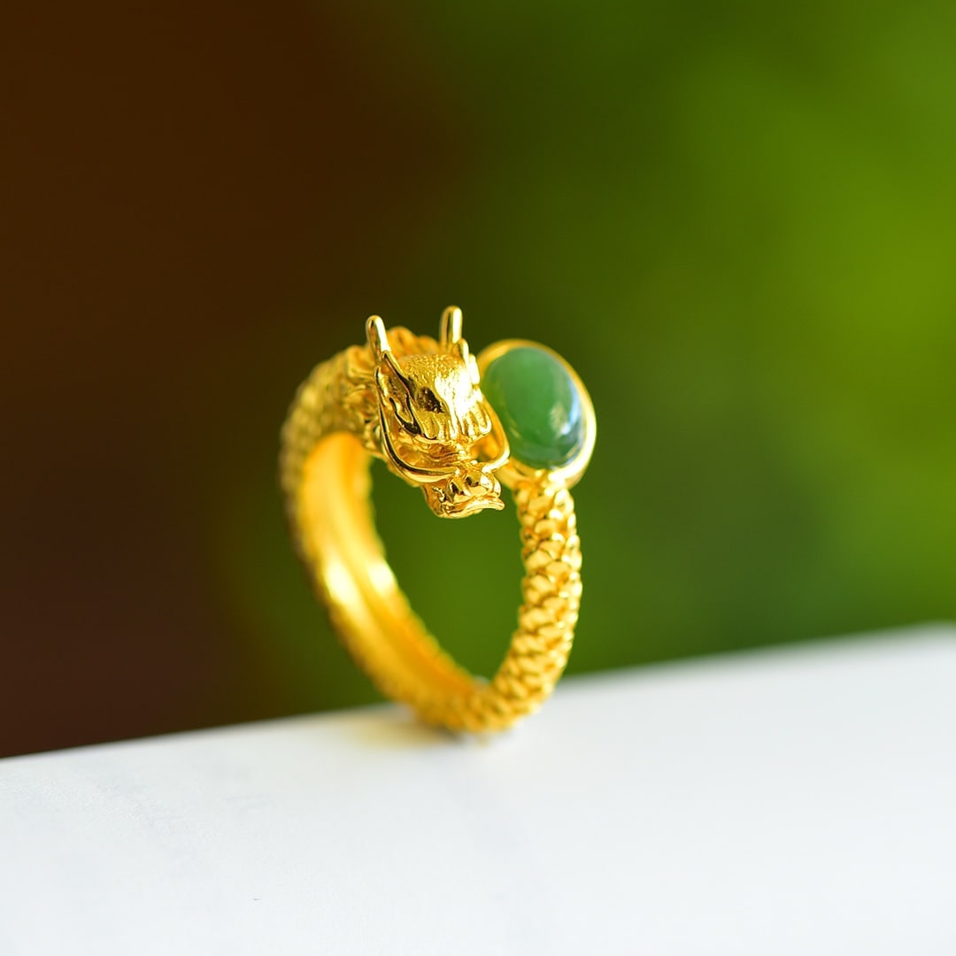 An Exquisite Sterling Silver-Gold Plated Inlaid Jasper Ring: An Exquisite Sterling Silver-Gold Plated Inlaid Jasper Ring 纯银镀金镶碧玉戒指