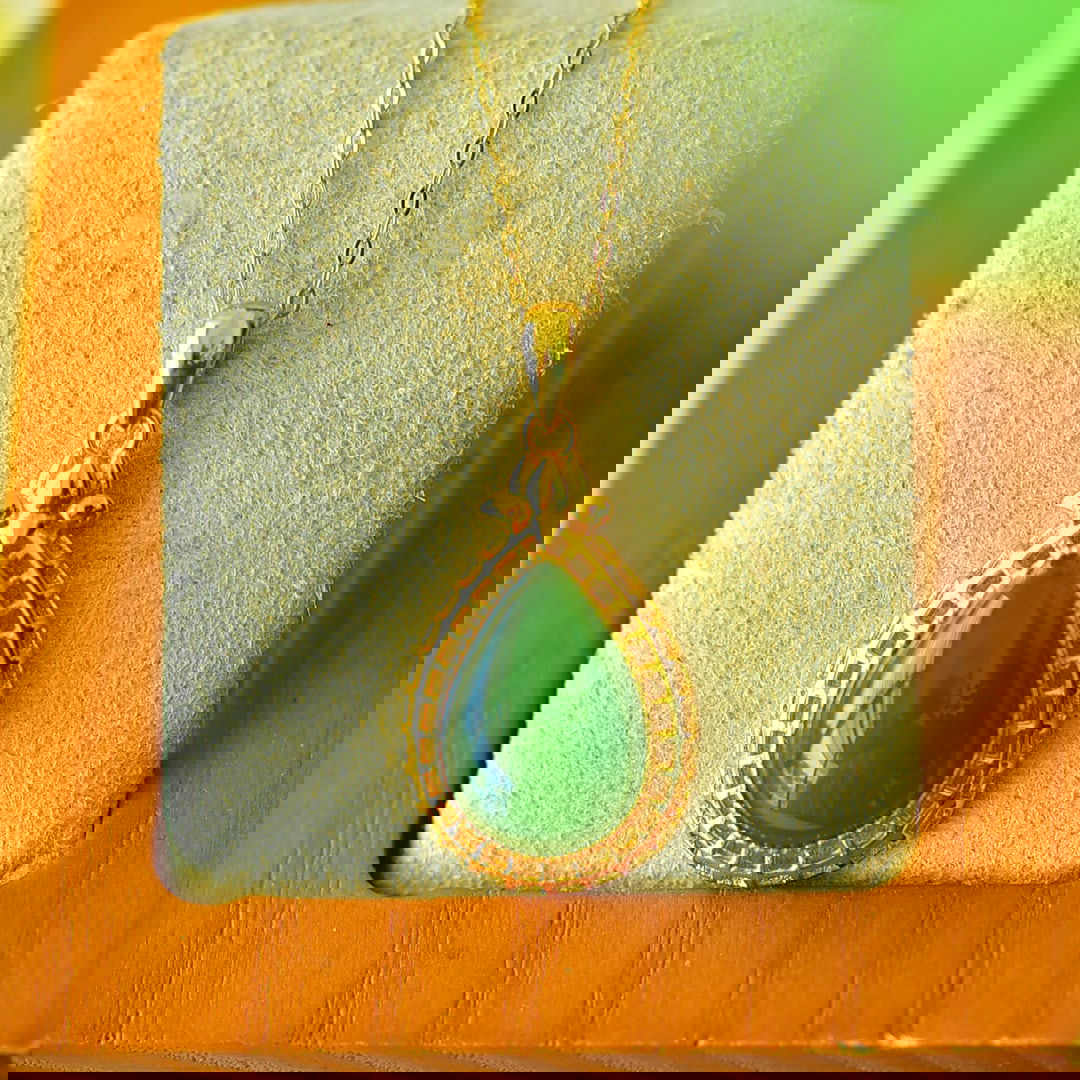 A Pair of Exquisite Sterling Silver-Gold Plated Inlaid Jasper Necklace: A Pair of Exquisite Sterling Silver-Gold Plated Inlaid Jasper Necklace,Size:0.6inx1.1in 纯银镀金镶碧玉项链