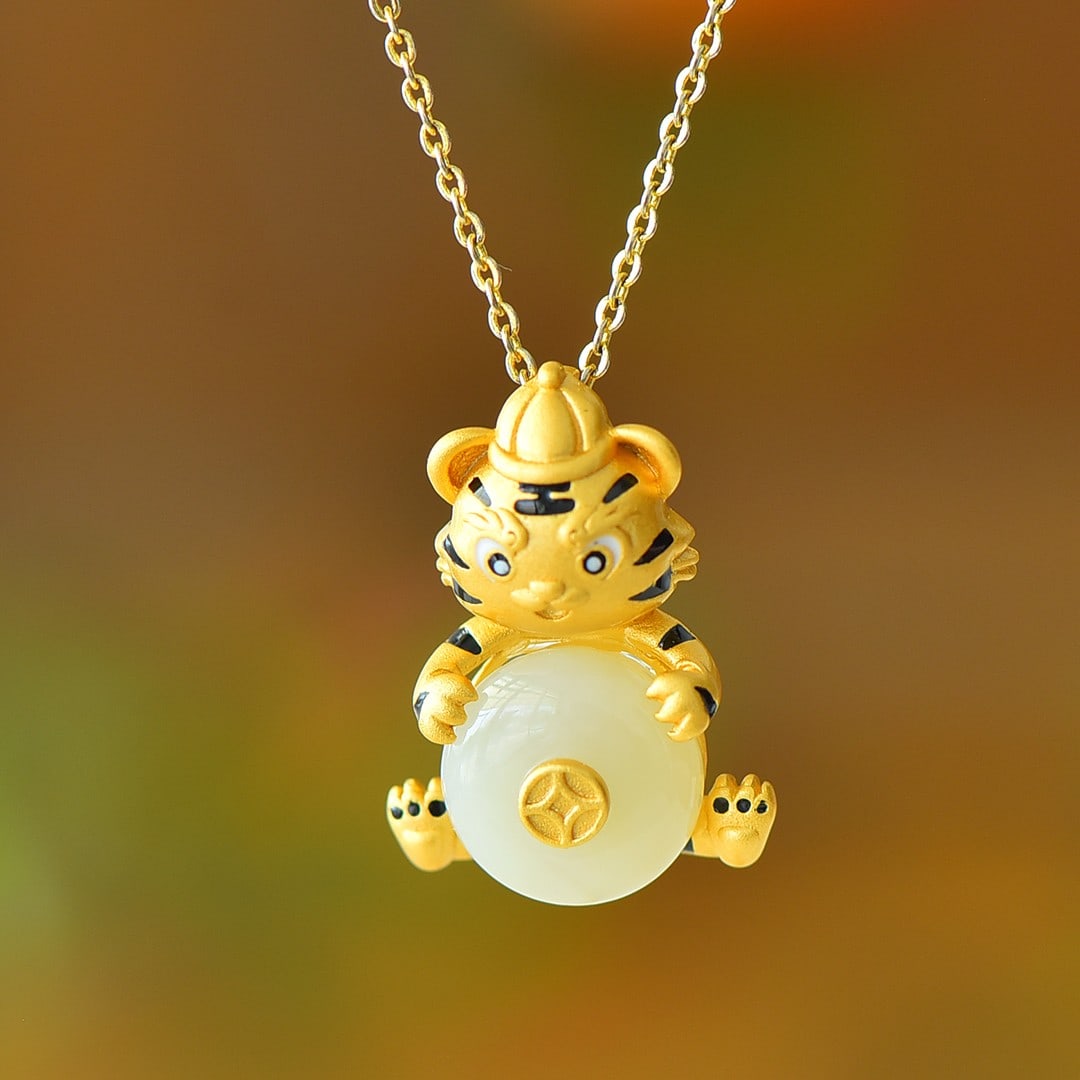 An Exquisite Sterling Silver-Gold Plated Inlaid White Jade Pendant: An Exquisite Sterling Silver-Gold Plated Inlaid White Jade Pendant,Size:0.5inx0.5in 纯银镀金镶白玉吊坠