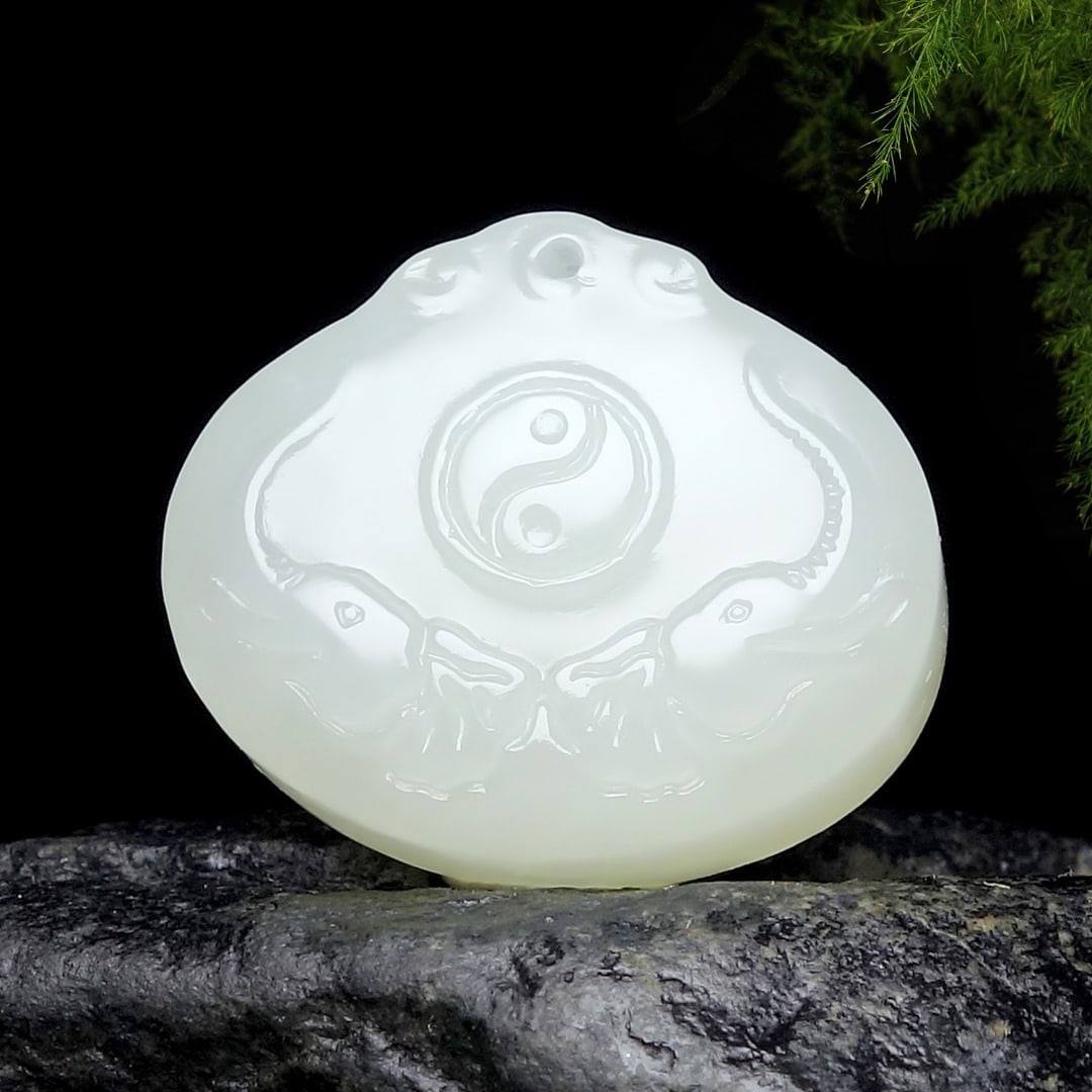 An Exquisite White Jade Elephant Pattern Pendant: An Exquisite White Jade Elephant Pattern Pendant,Size:0.9inx0.8inx0.3in 白玉象纹挂件