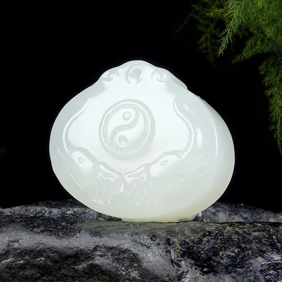 An Exquisite White Jade Elephant Pattern Pendant - 3