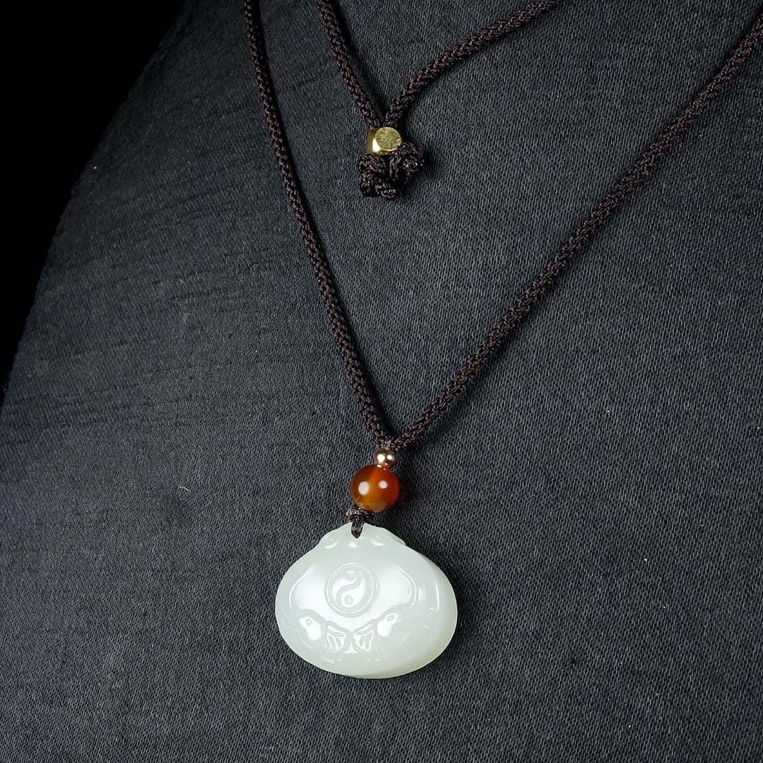 An Exquisite White Jade Elephant Pattern Pendant - 5