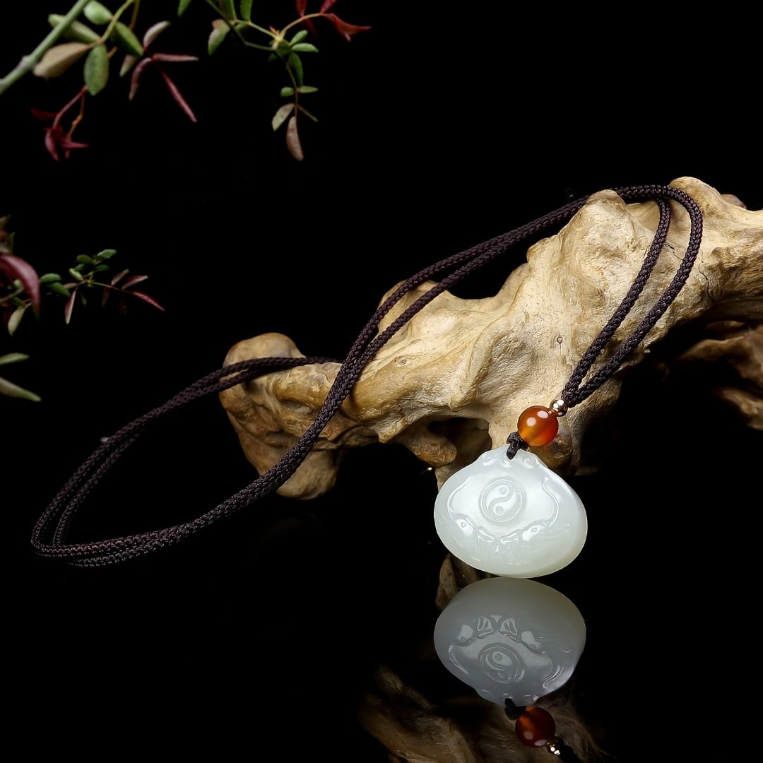 An Exquisite White Jade Elephant Pattern Pendant - 6