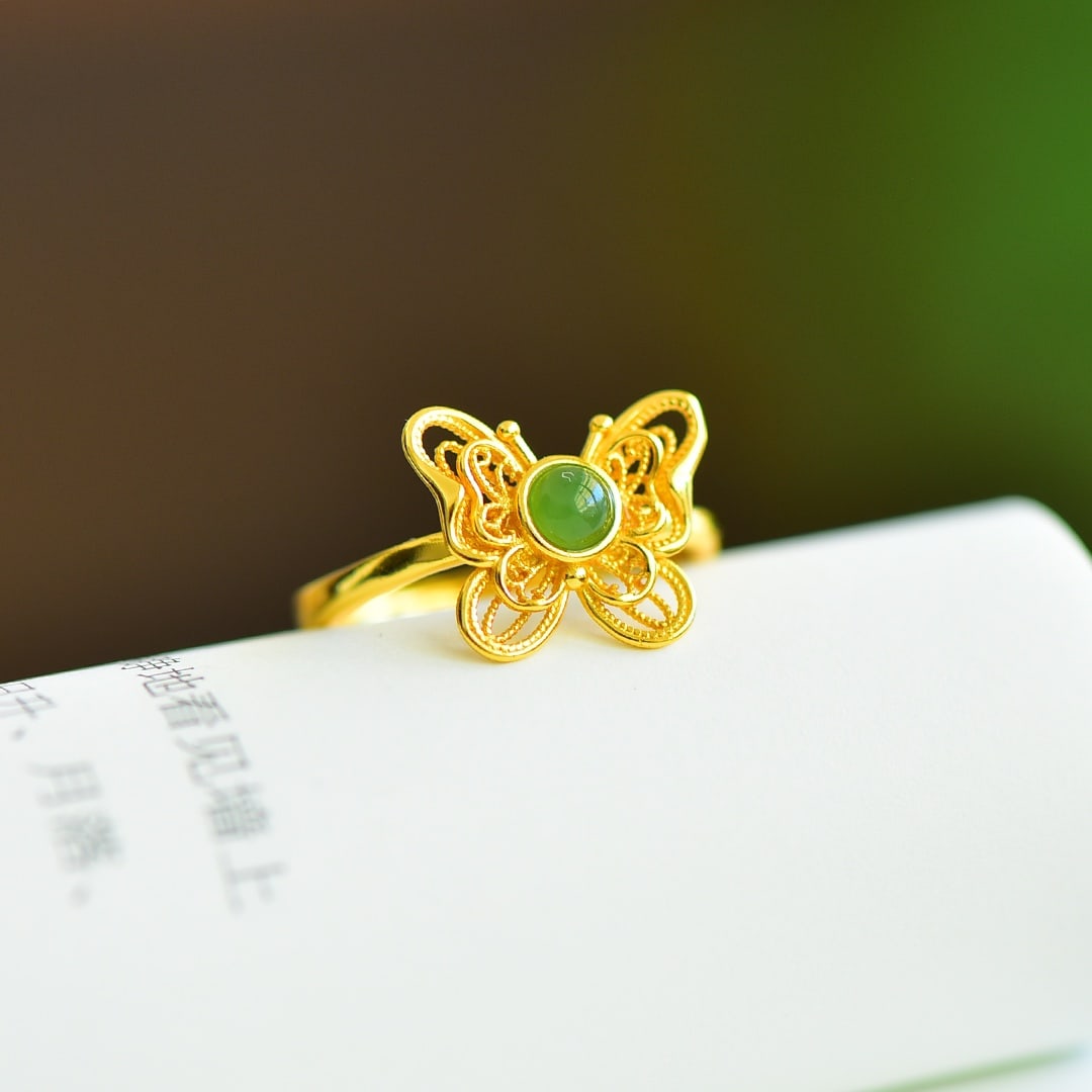 An Exquisite Sterling Silver-Gold Plated Inlaid Jasper Ring: An Exquisite Sterling Silver-Gold Plated Inlaid Jasper Ring 纯银镀金镶碧玉戒指